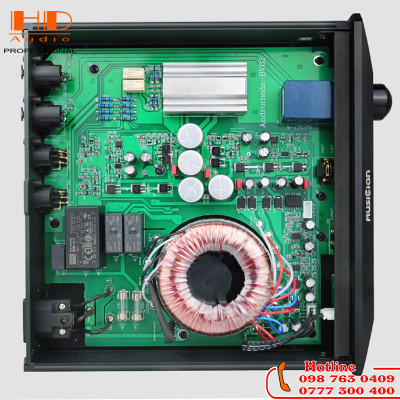 MUSICIAN ANDROMEDA HEADPHONE AMPLIFIER